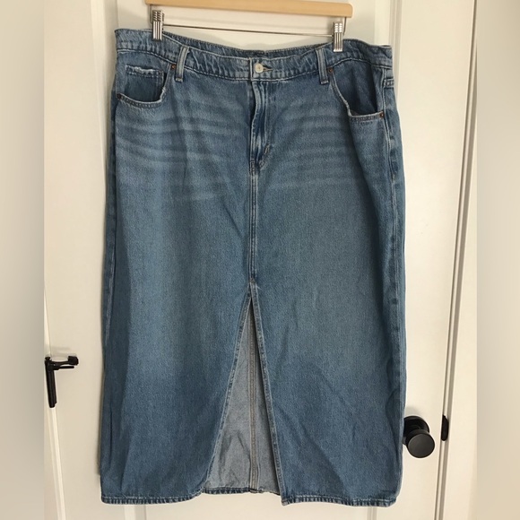 Old Navy Drapey Denim Mid Rise Maxi Jean Skirt Women's Size 18 - Picture 1 of 6